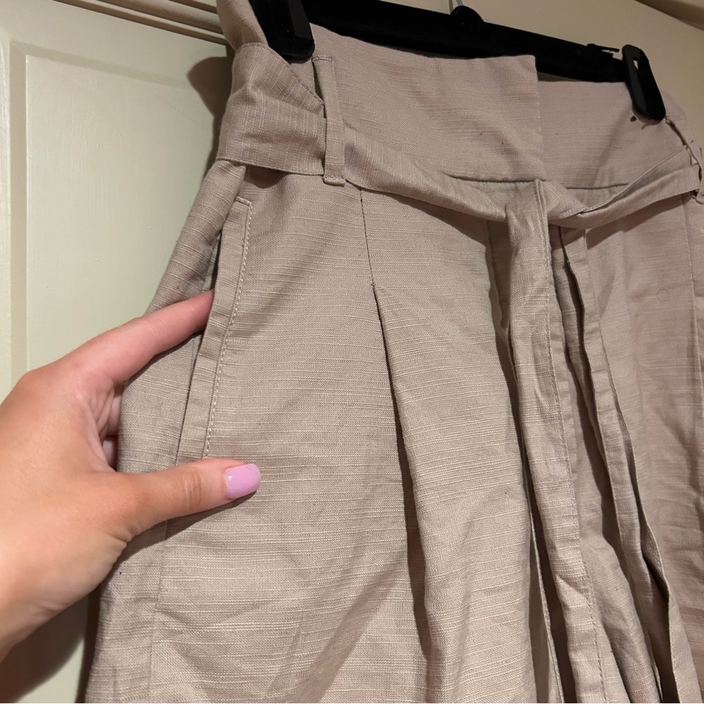 Aritzia Wilfred Shorts - Picture 2 of 10